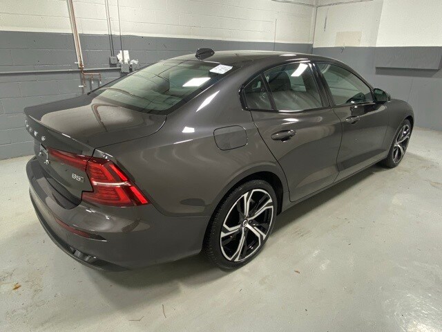 2025 Volvo S60 B5 Core photo 3