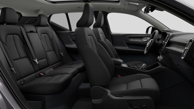 2026 Volvo XC40 Plus - Photo 11