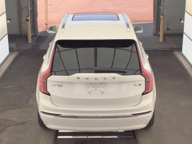 2025 Volvo XC90 Plus photo 2