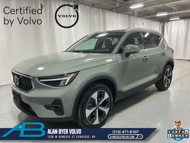 2025 Volvo XC40 B5 Plus Bright AWD's photo