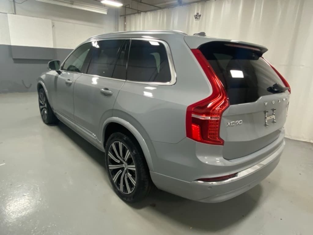 Used 2025 Volvo XC90 B5 Core SUV