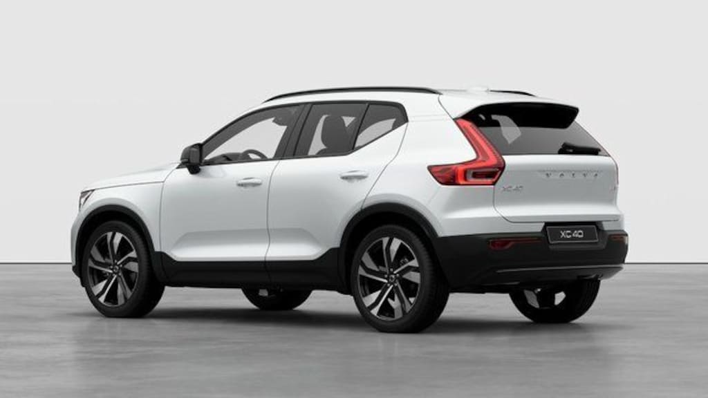 New 2026 Volvo XC40 B5 Plus SUV