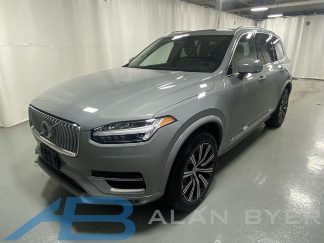 2025 Volvo XC90 Plus's photo