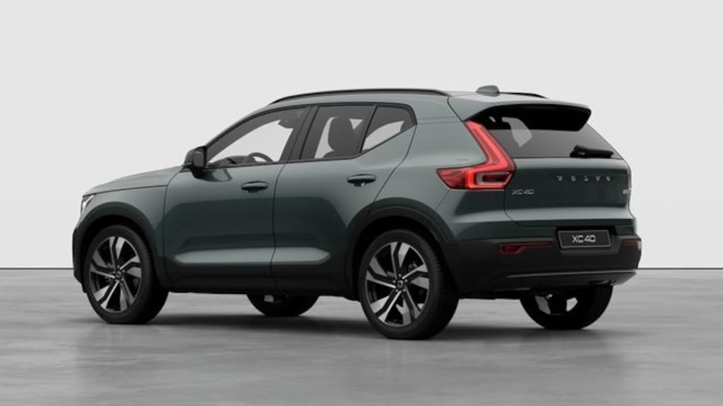New 2026 Volvo XC40 B5 Ultra SUV