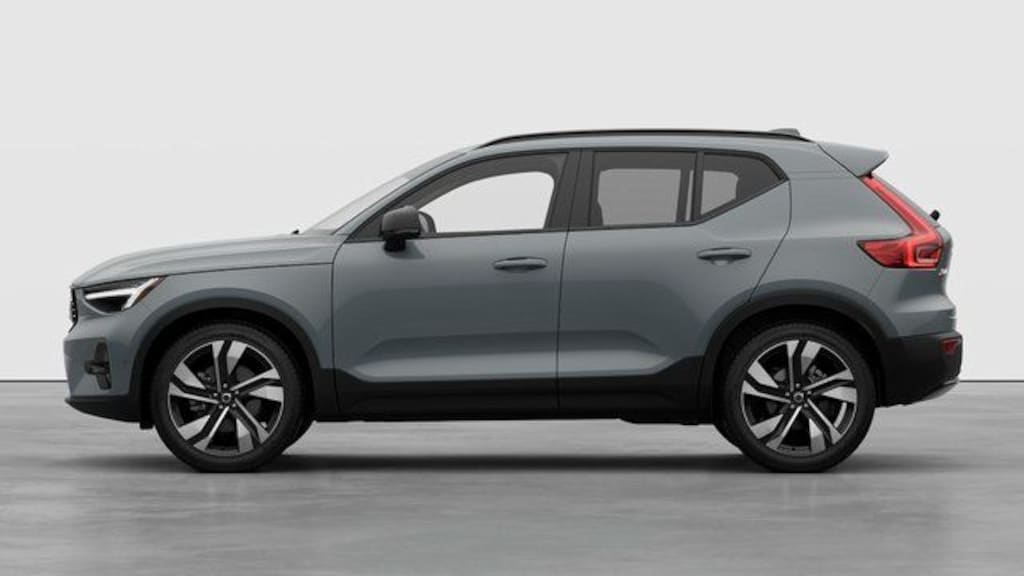 New 2026 Volvo XC40 B5 Plus SUV