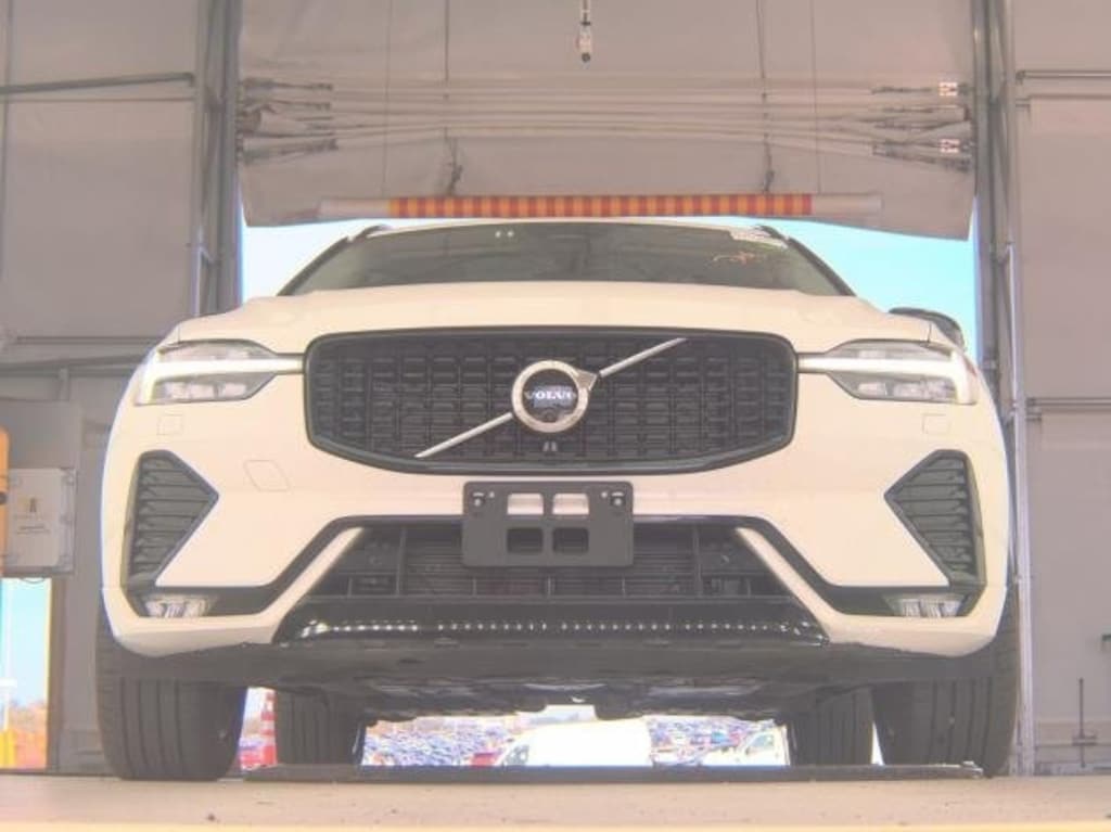 Used 2025 Volvo XC60 B5 Plus SUV