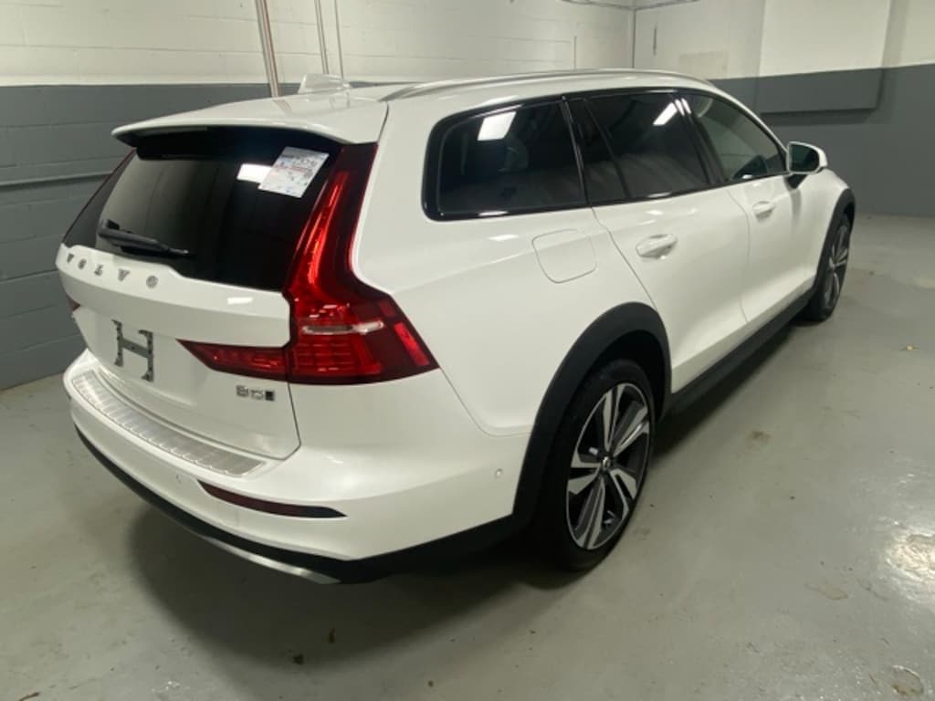 Used 2024 Volvo V60 Cross Country B5 Plus Wagon