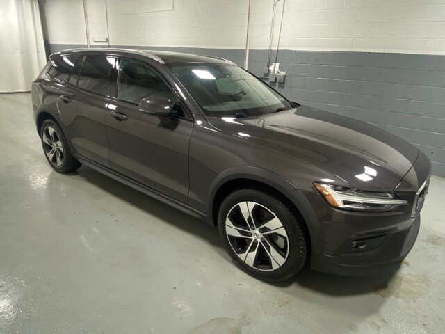 2024 Volvo V60 Cross Country B5 Plus photo 4