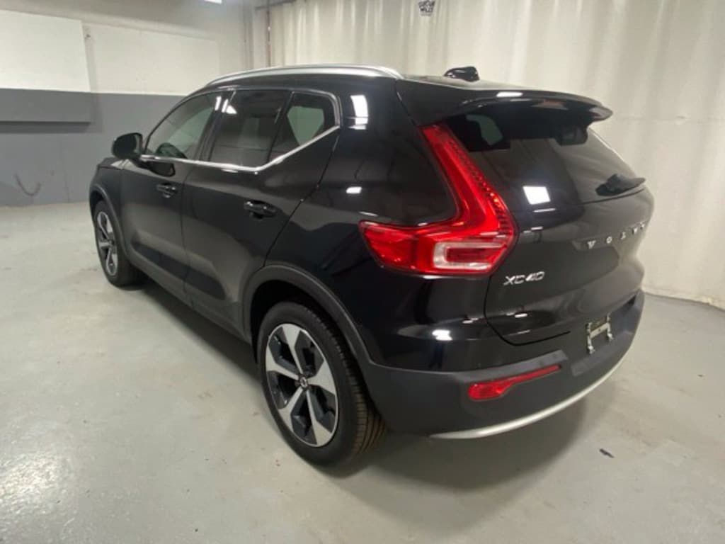 Certified 2024 Volvo XC40 B5 Core SUV