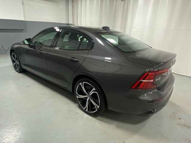 2025 Volvo S60 B5 Core photo 2