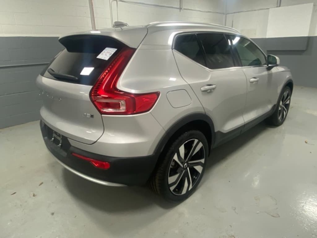 Used 2025 Volvo XC40 B5 Plus Bright Theme SUV