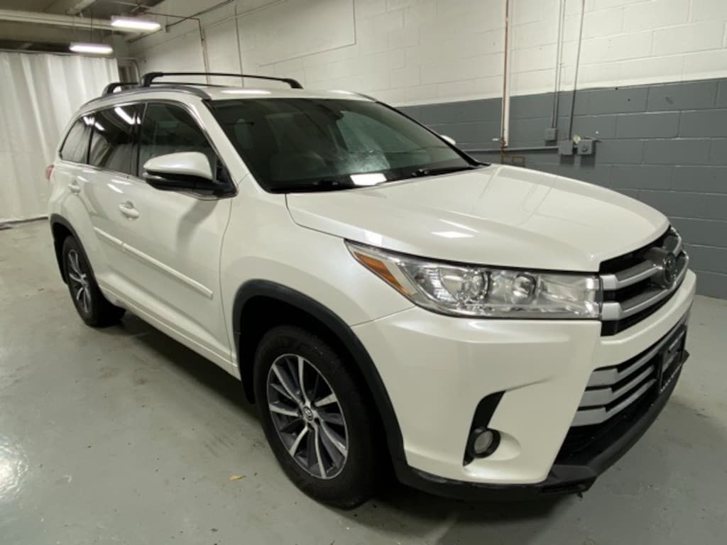 Used 2017 Toyota Highlander SUV