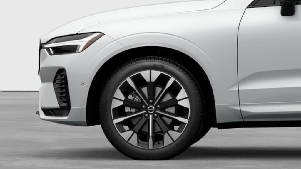 New 2026 Volvo XC60 B5 Plus SUV