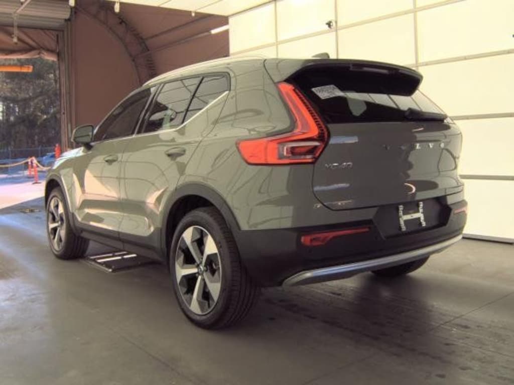 Used 2025 Volvo XC40 B5 Plus Bright Theme SUV