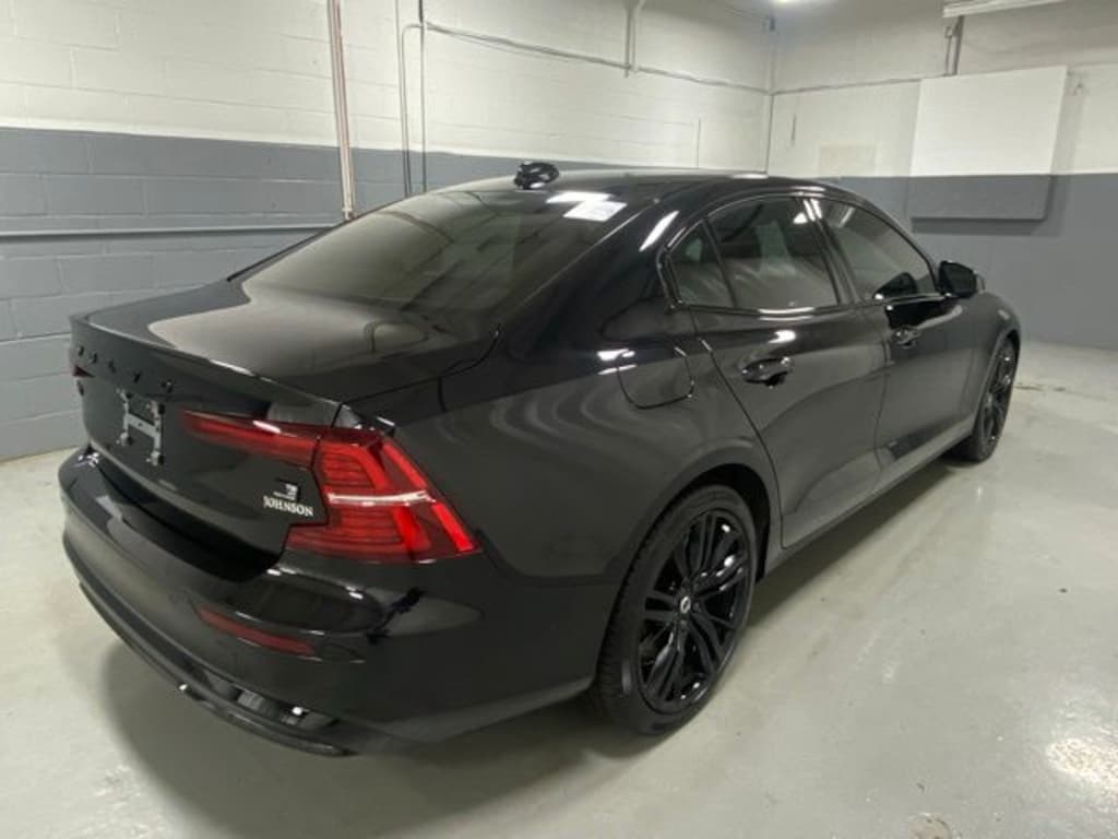 Used 2023 Volvo S60 Recharge Plug-In Hybrid Ultimate Sedan