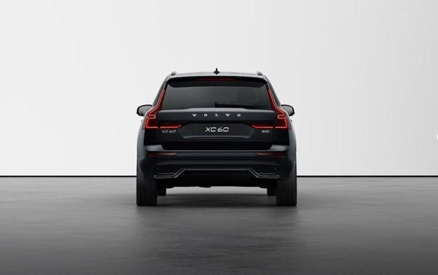 2025 Volvo XC60 B5 photo 3