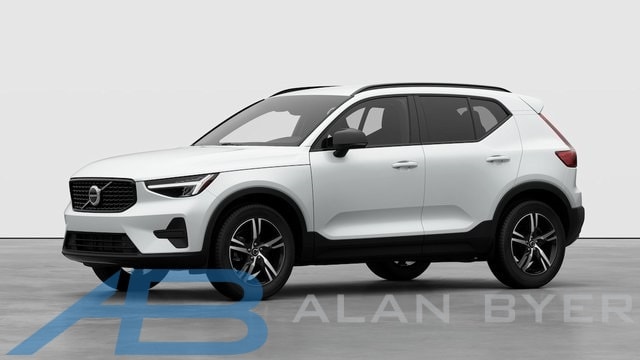 2026 Volvo XC40 Core's photo
