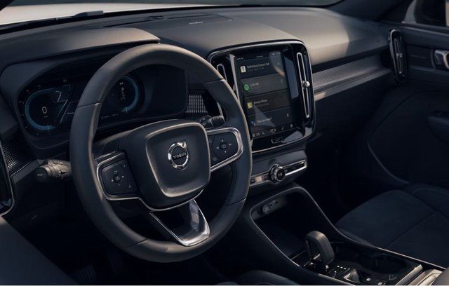 2025 Volvo XC40 Ultra - Photo 10