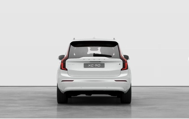2025 Volvo XC90 T8 photo 3