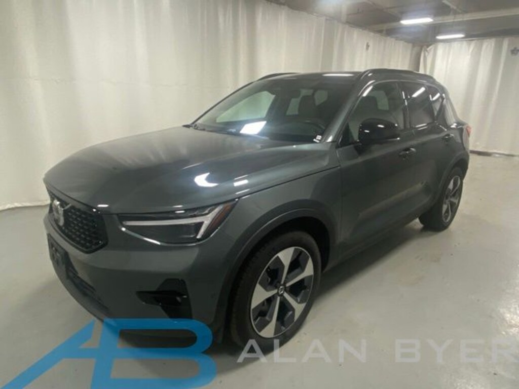 Used 2026 Volvo XC40 B5 Plus SUV
