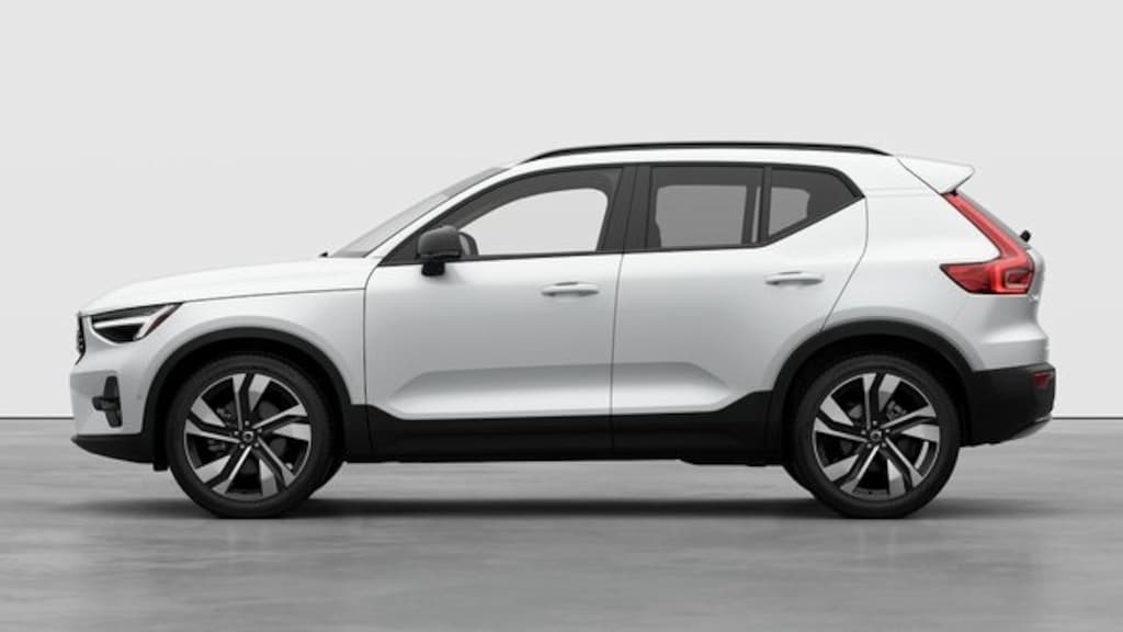 New 2026 Volvo XC40 B5 Plus SUV