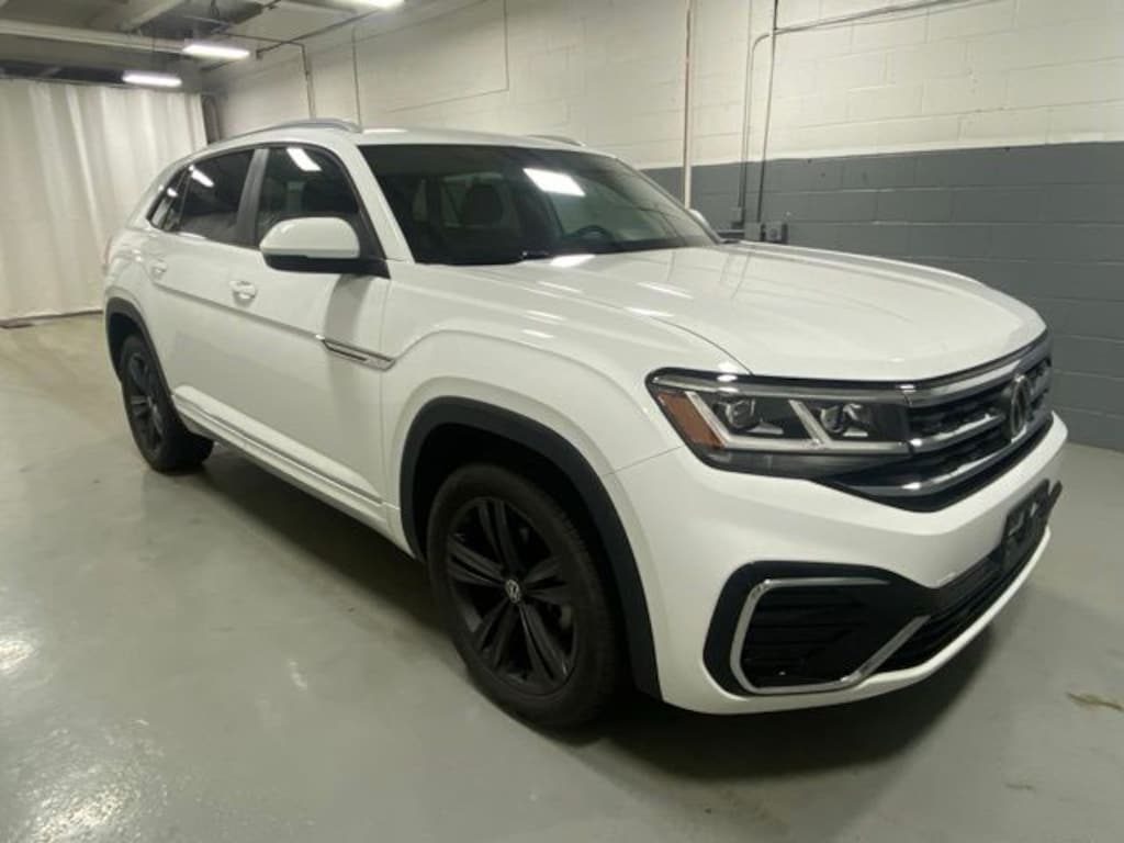 Used 2021 Volkswagen Atlas Cross Sport 3.6L V6 SE w/Technology R-Line SUV