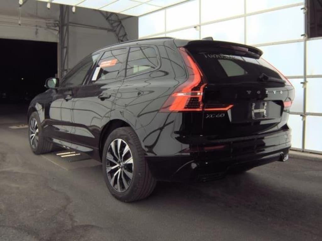 Used 2025 Volvo XC60 B5 Core SUV