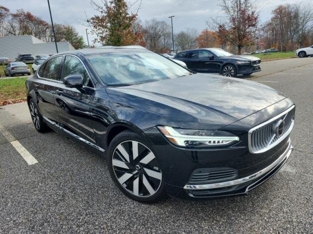 2025 Volvo S90 T8 Plus photo 2