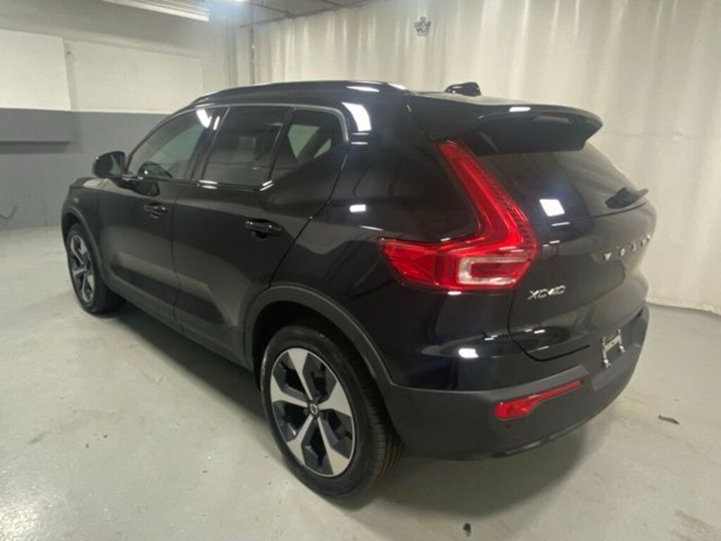 New 2026 Volvo XC40 B5 Plus SUV