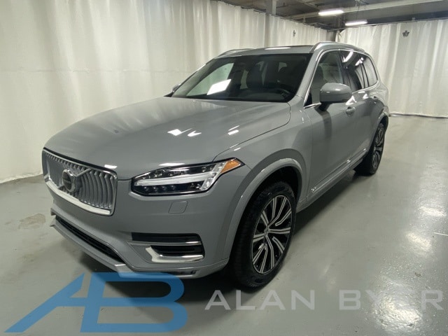 2025 Volvo XC90 B5 Core SUV
