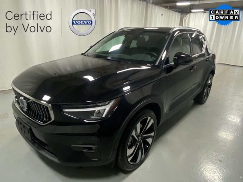 Certified 2025 Volvo XC40 B5 Plus Bright Theme SUV
