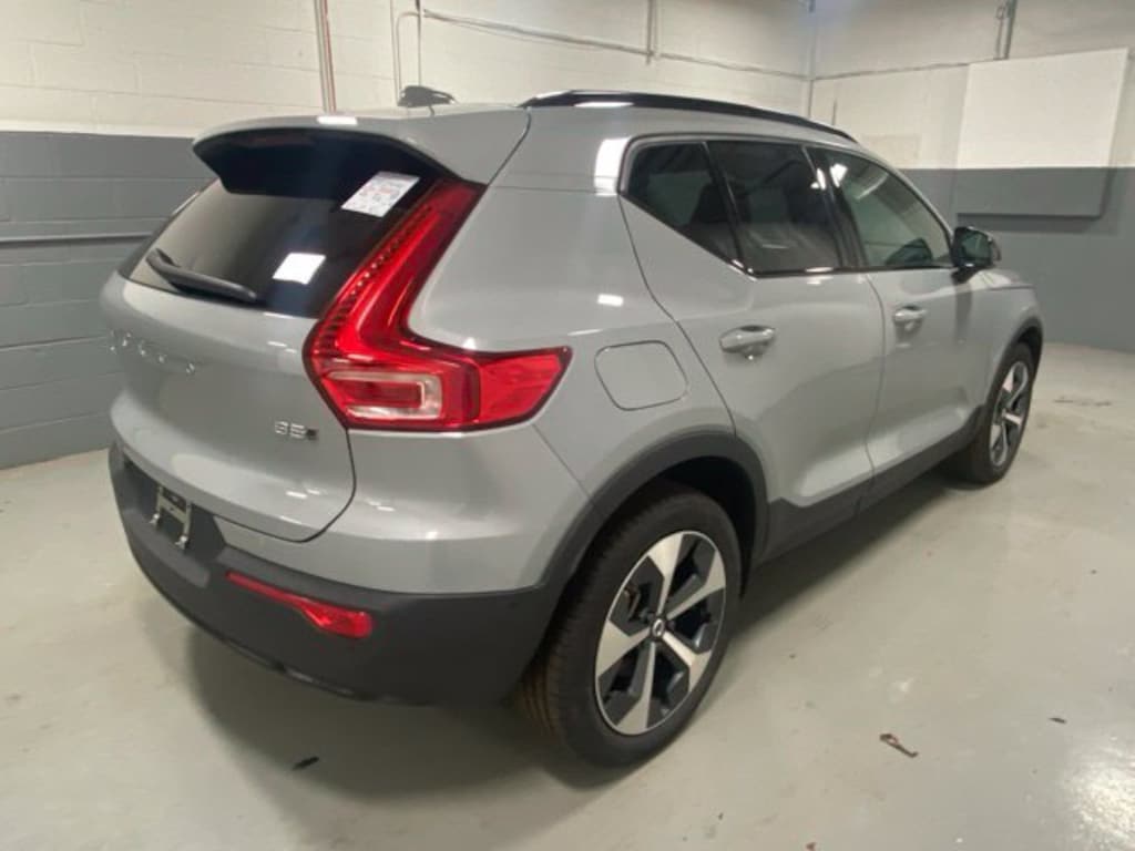 Used 2026 Volvo XC40 B5 Plus SUV