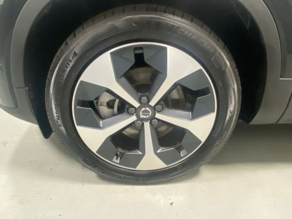New 2026 Volvo XC40 B5 Plus SUV