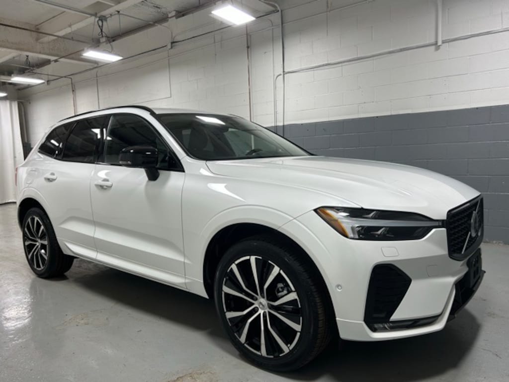 Used 2025 Volvo XC60 B5 Plus SUV