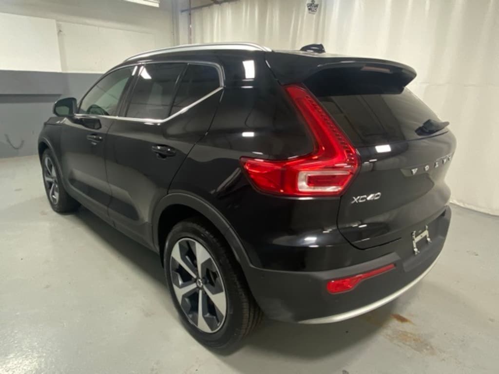 Used 2025 Volvo XC40 B5 Plus Bright Theme SUV