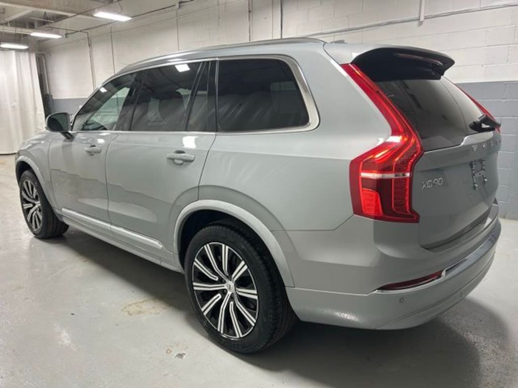 Used 2025 Volvo XC90 B5 Core SUV