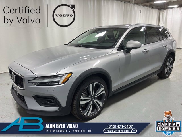 2025 Volvo V60 Cross Country