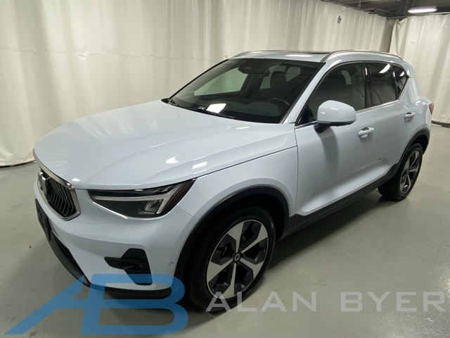 2025 Volvo XC40