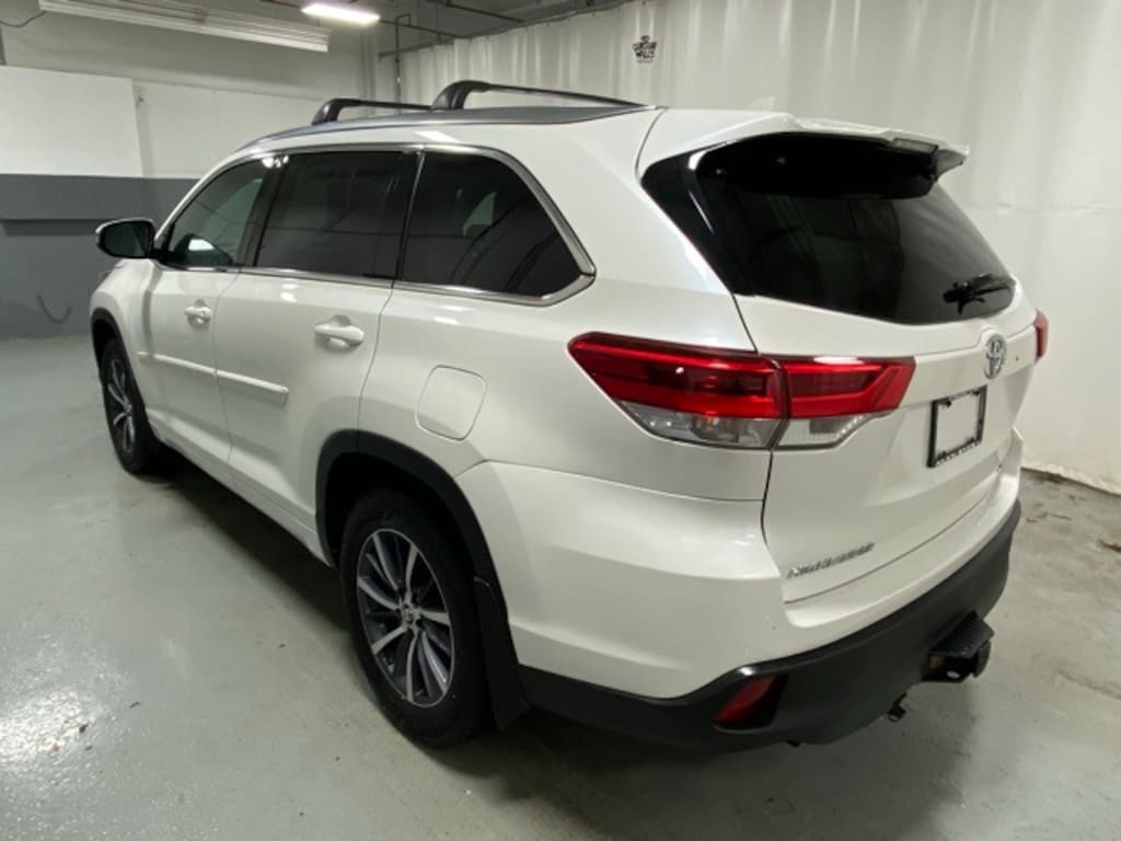 Used 2017 Toyota Highlander SUV
