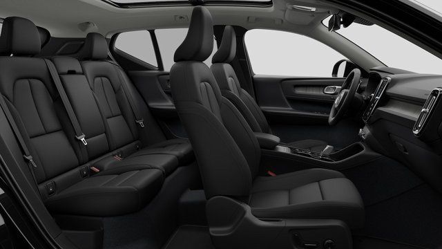 2026 Volvo XC40 Plus - Photo 11