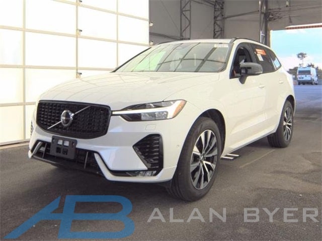 2025 Volvo XC60 Plus