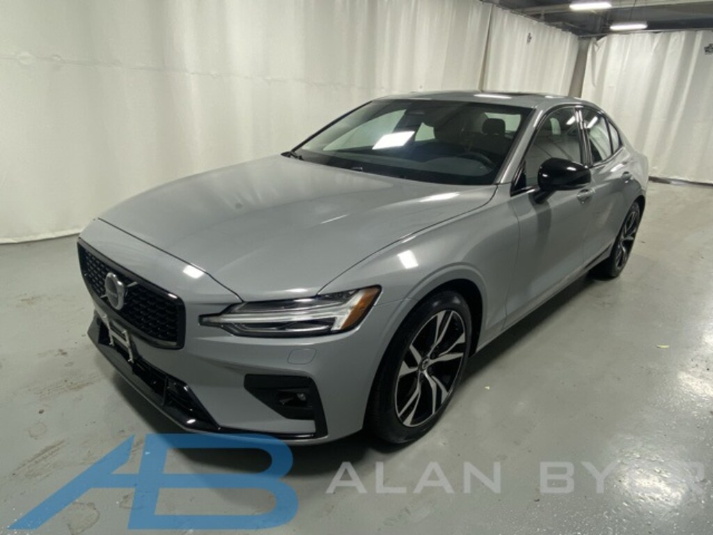 Used 2025 Volvo S60 B5 Core Sedan