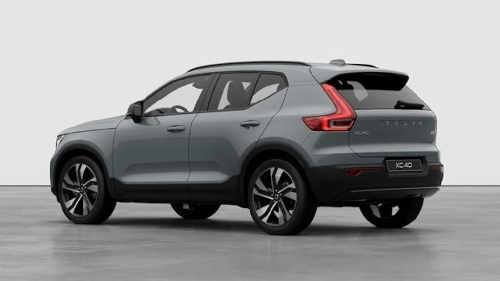 New 2026 Volvo XC40 B5 Plus SUV
