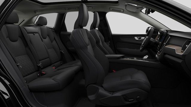 2026 Volvo XC60 Plus - Photo 11
