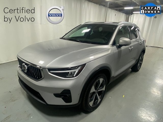 2025 Volvo XC40 Plus's photo