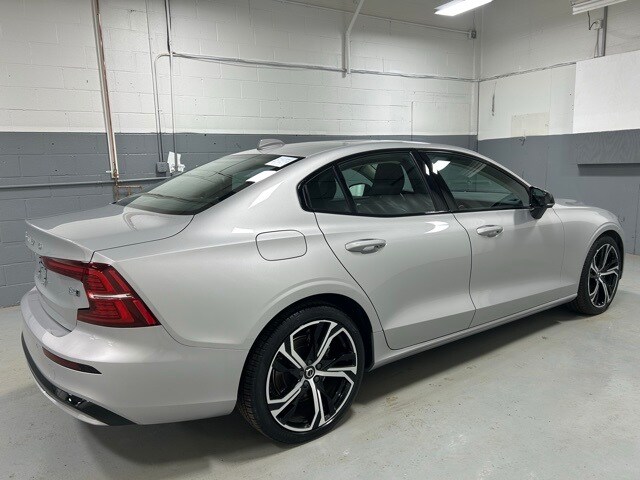 2024 Volvo S60 B5 Core photo 3