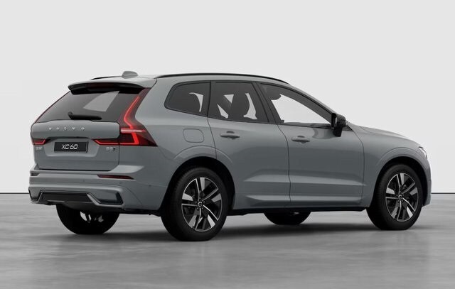 2026 Volvo XC60 B5 Plus photo 3