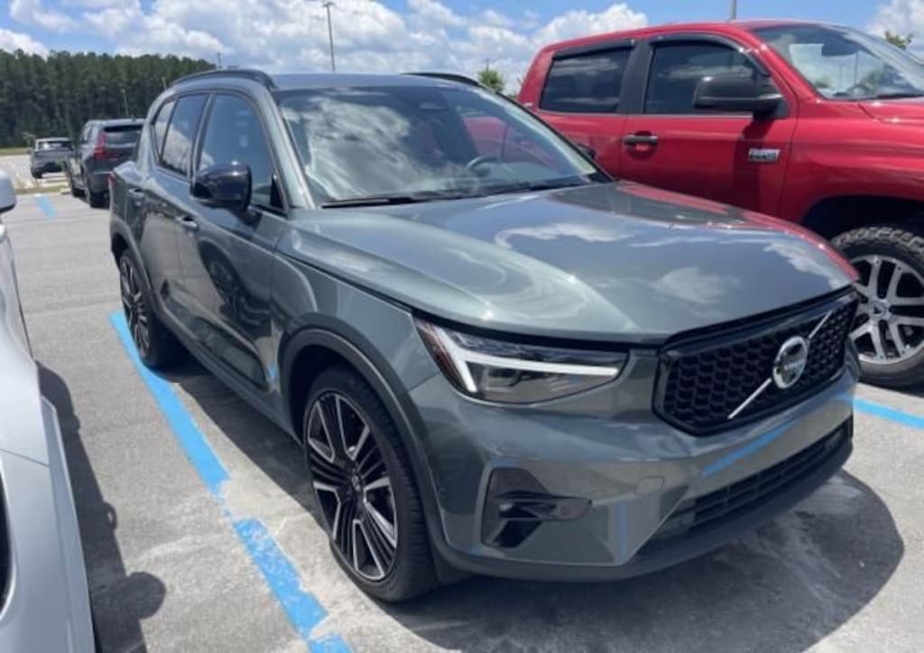 Used 2026 Volvo XC40 B5 Ultra SUV