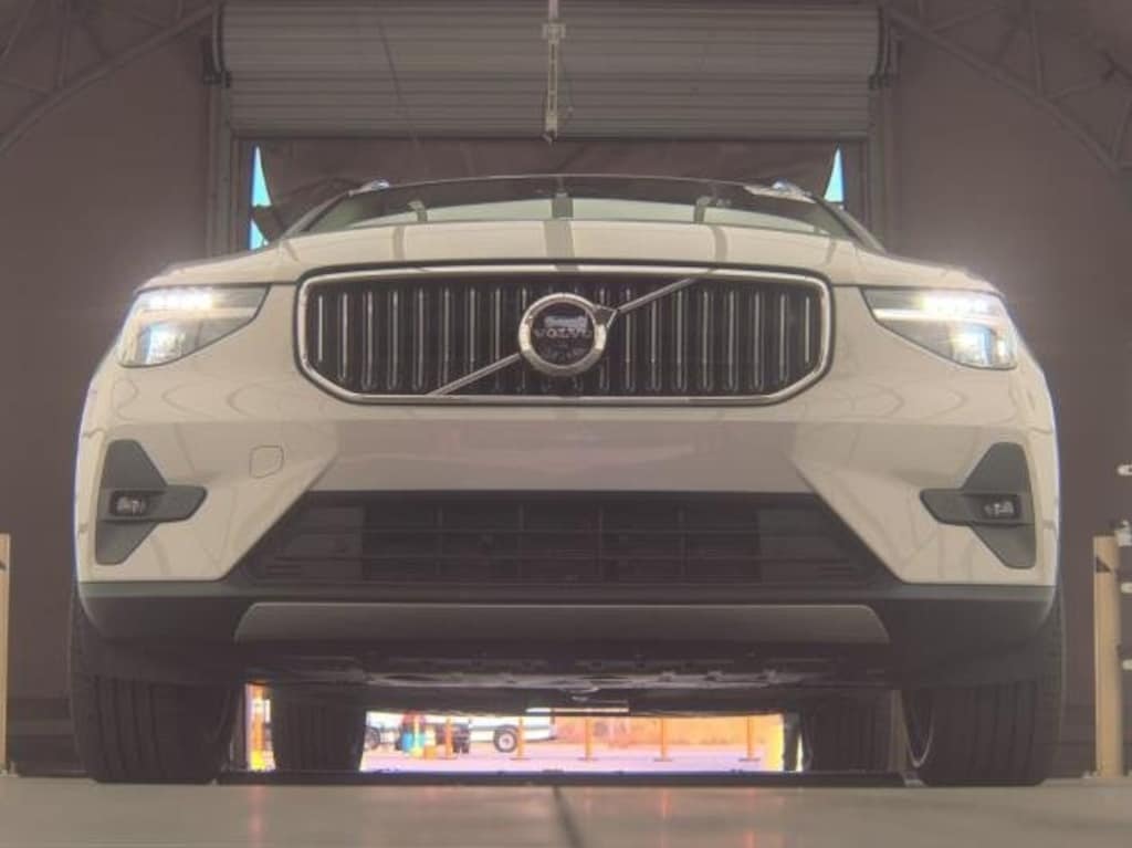 Used 2025 Volvo XC40 B5 Plus Bright Theme SUV