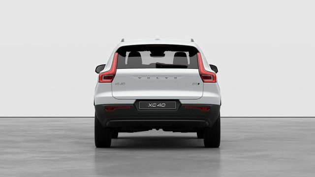 2026 Volvo XC40 Plus - Photo 4